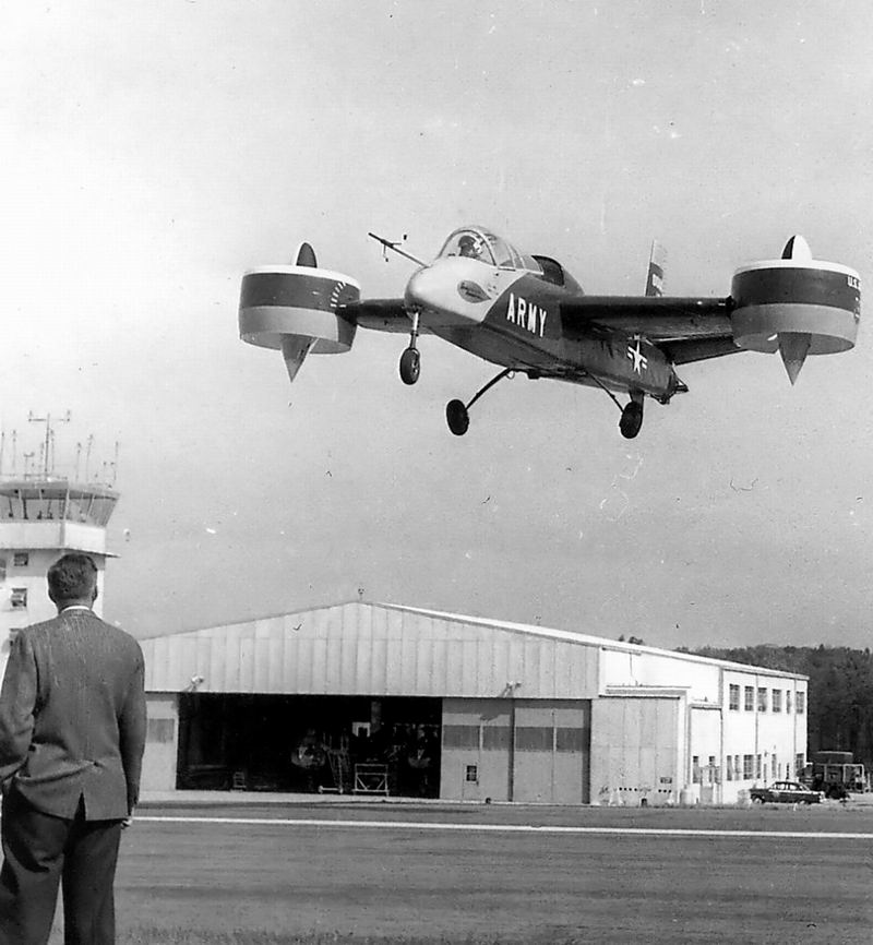 Doak 16 en vol stationnaire