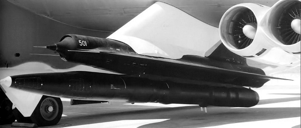 Le D-21B sous l'aile d'un B-52