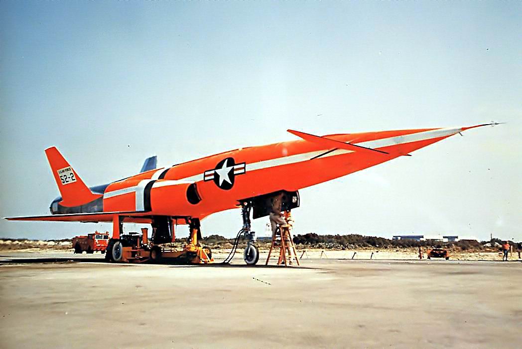 Le  X-10 n° 9 qui fut détruit  dans un crash suite à la perte du contact avec le contrôle au sol.