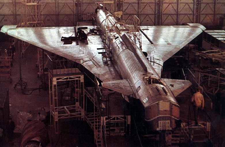 T-4 en construction à Tuchino