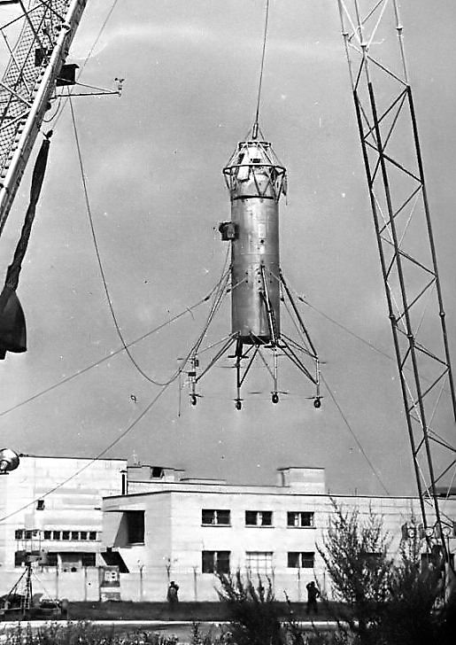 Le C-400 P1 en vol sous son portique